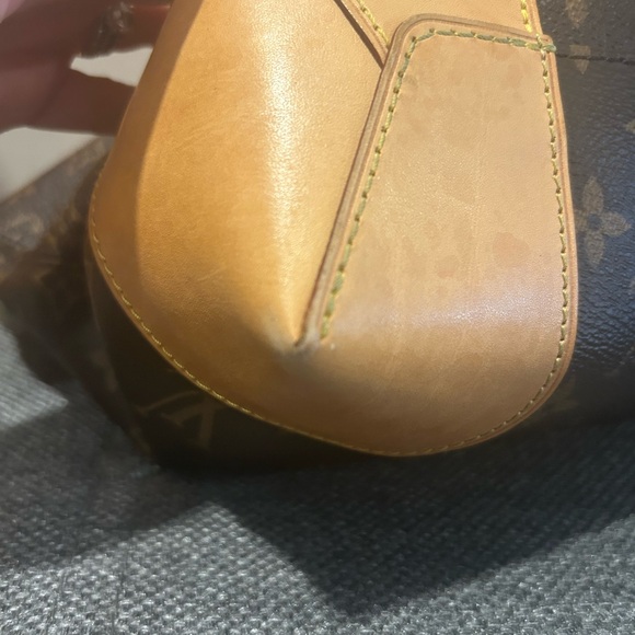 Louis Vuitton Berri PM bag Authentic - Picture 9 of 16